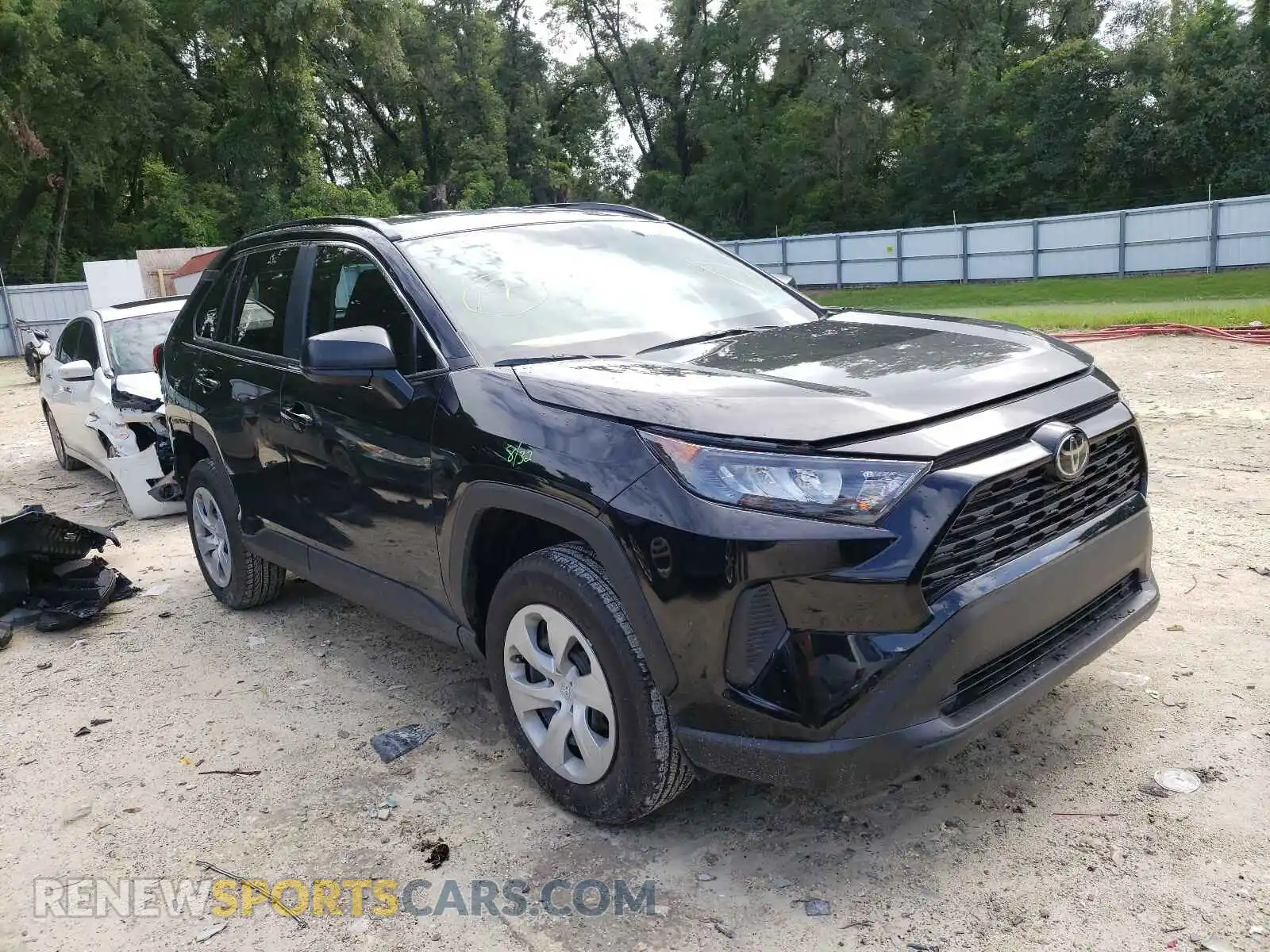 1 Photograph of a damaged car 2T3H1RFV2MC121980 TOYOTA RAV4 2021