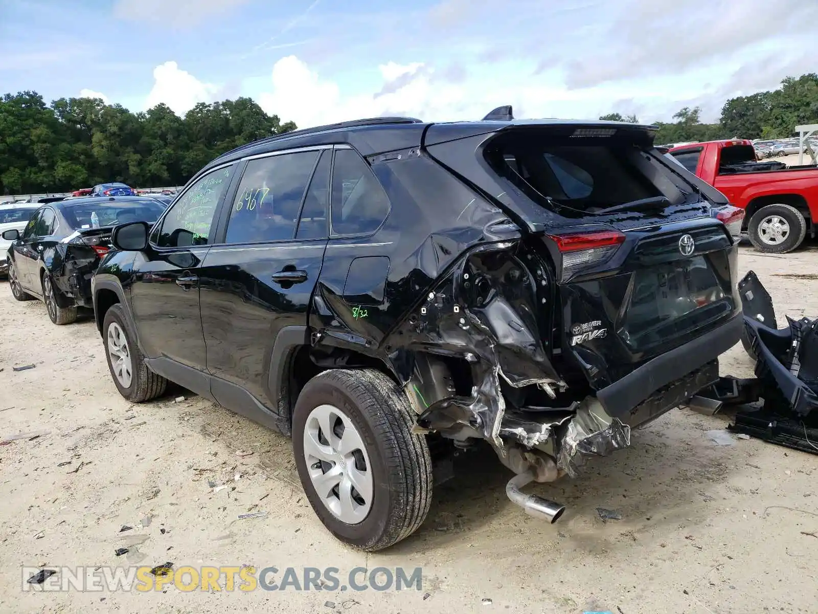 3 Photograph of a damaged car 2T3H1RFV2MC121980 TOYOTA RAV4 2021