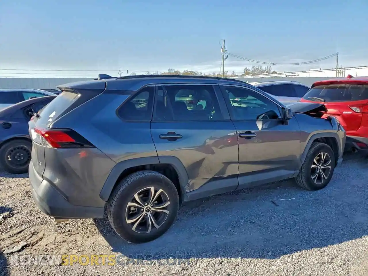 3 Фотография поврежденного автомобиля 2T3H1RFV2MC150492 TOYOTA RAV4 2021