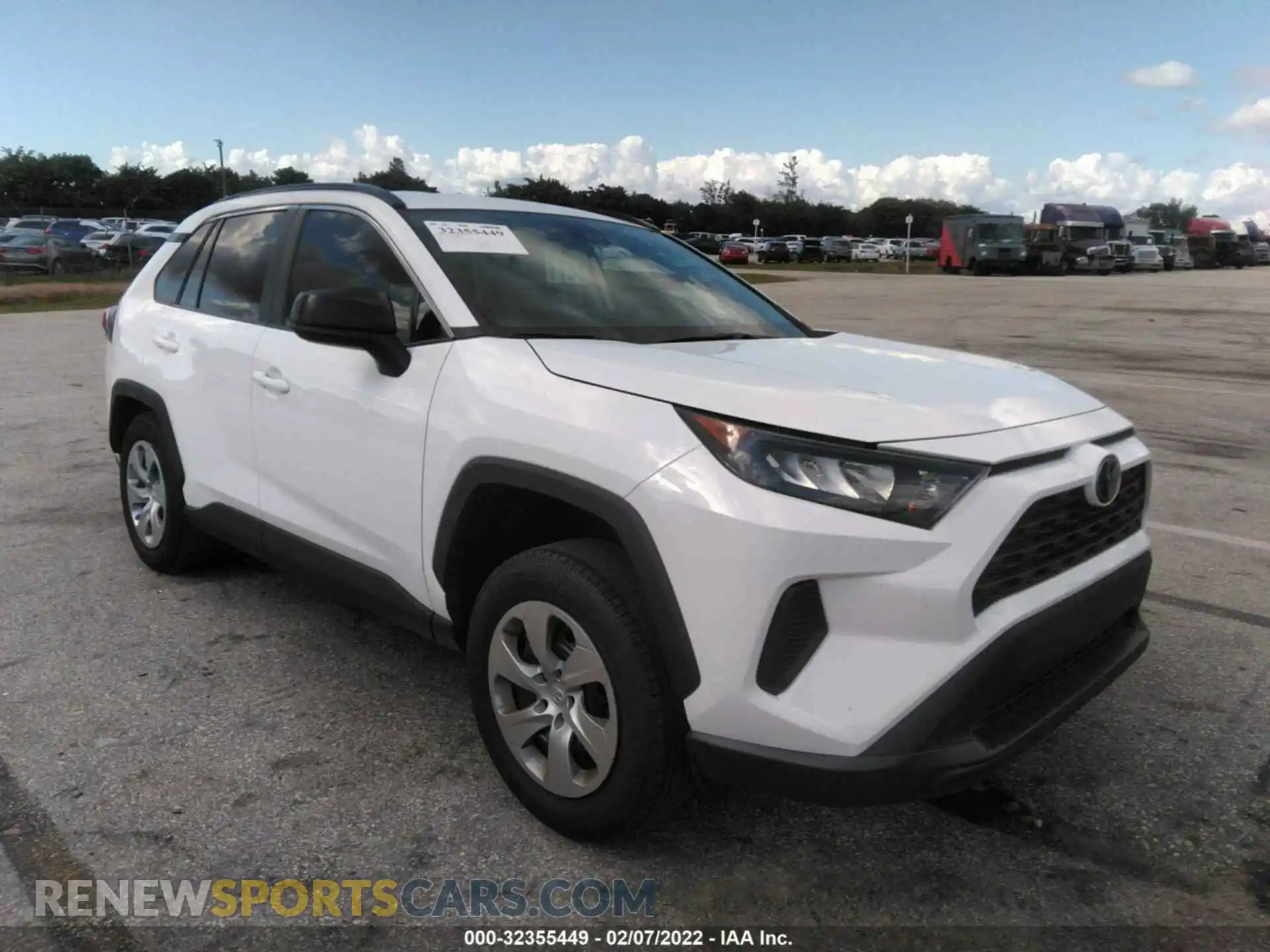 1 Photograph of a damaged car 2T3H1RFV2MC153246 TOYOTA RAV4 2021