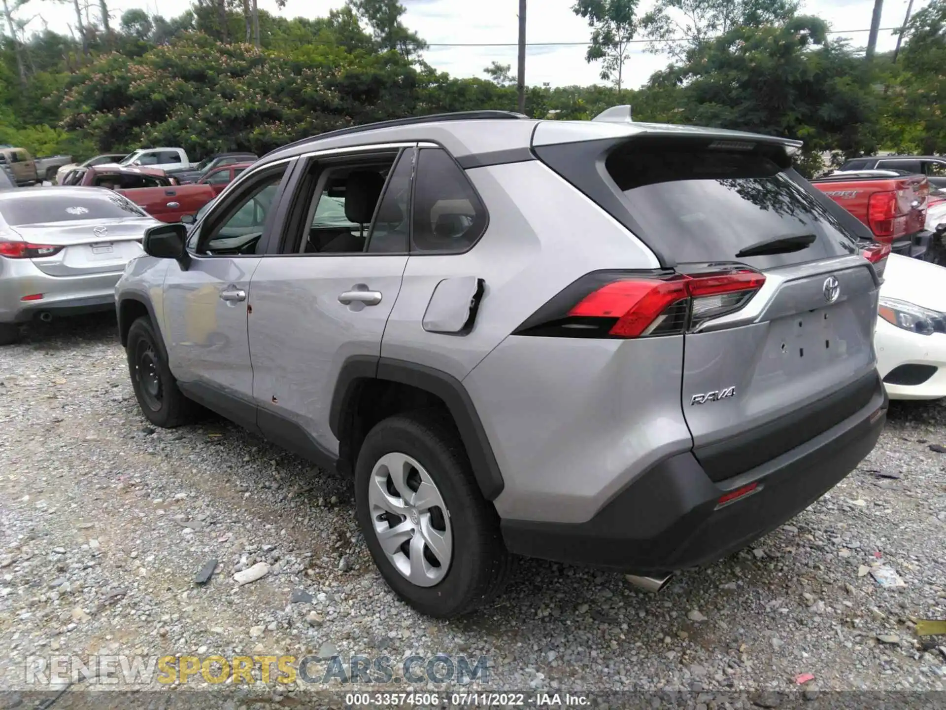 3 Photograph of a damaged car 2T3H1RFV2MW134808 TOYOTA RAV4 2021