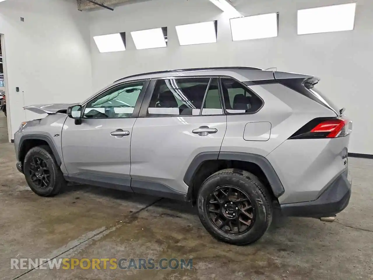 2 Photograph of a damaged car 2T3H1RFV2MW136249 TOYOTA RAV4 2021