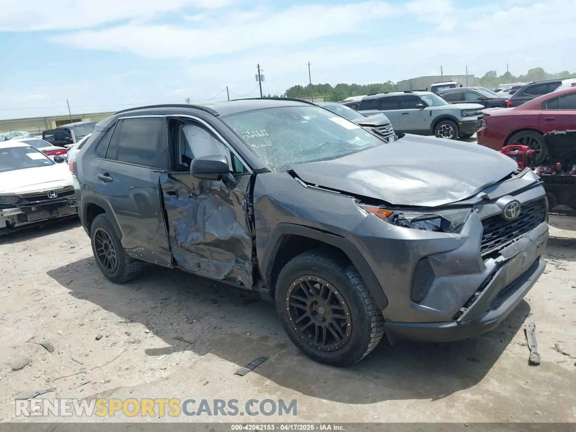 1 Photograph of a damaged car 2T3H1RFV3MC112317 TOYOTA RAV4 2021