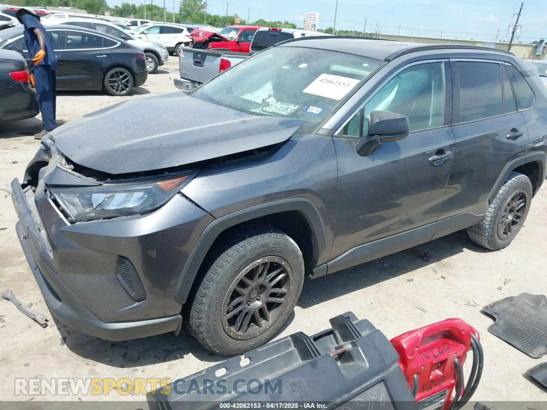 2 Photograph of a damaged car 2T3H1RFV3MC112317 TOYOTA RAV4 2021