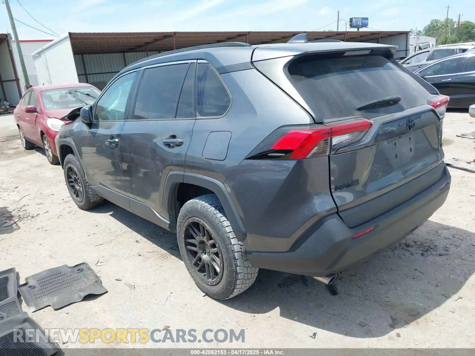3 Photograph of a damaged car 2T3H1RFV3MC112317 TOYOTA RAV4 2021
