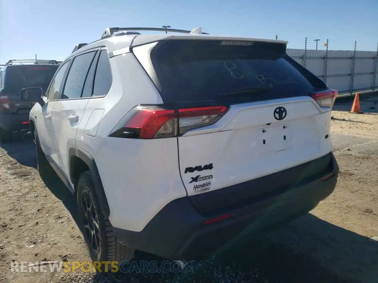 3 Photograph of a damaged car 2T3H1RFV3MC144636 TOYOTA RAV4 2021