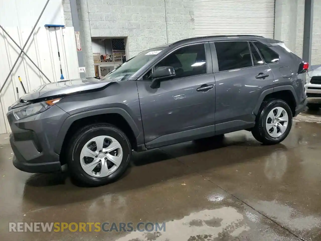 1 Photograph of a damaged car 2T3H1RFV3MC155233 TOYOTA RAV4 2021