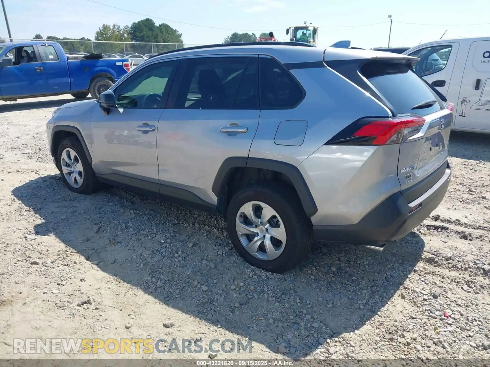 3 Photograph of a damaged car 2T3H1RFV3MW126233 TOYOTA RAV4 2021