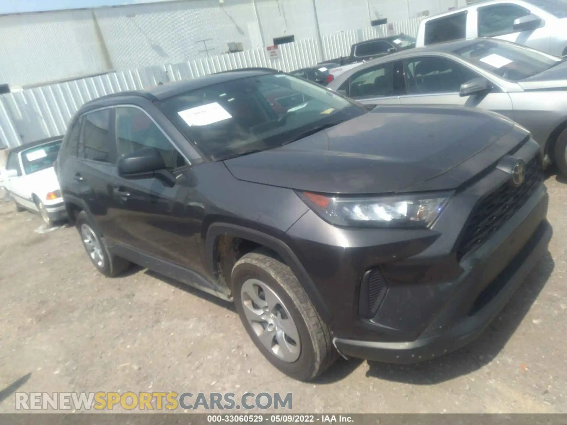 1 Photograph of a damaged car 2T3H1RFV3MW136308 TOYOTA RAV4 2021