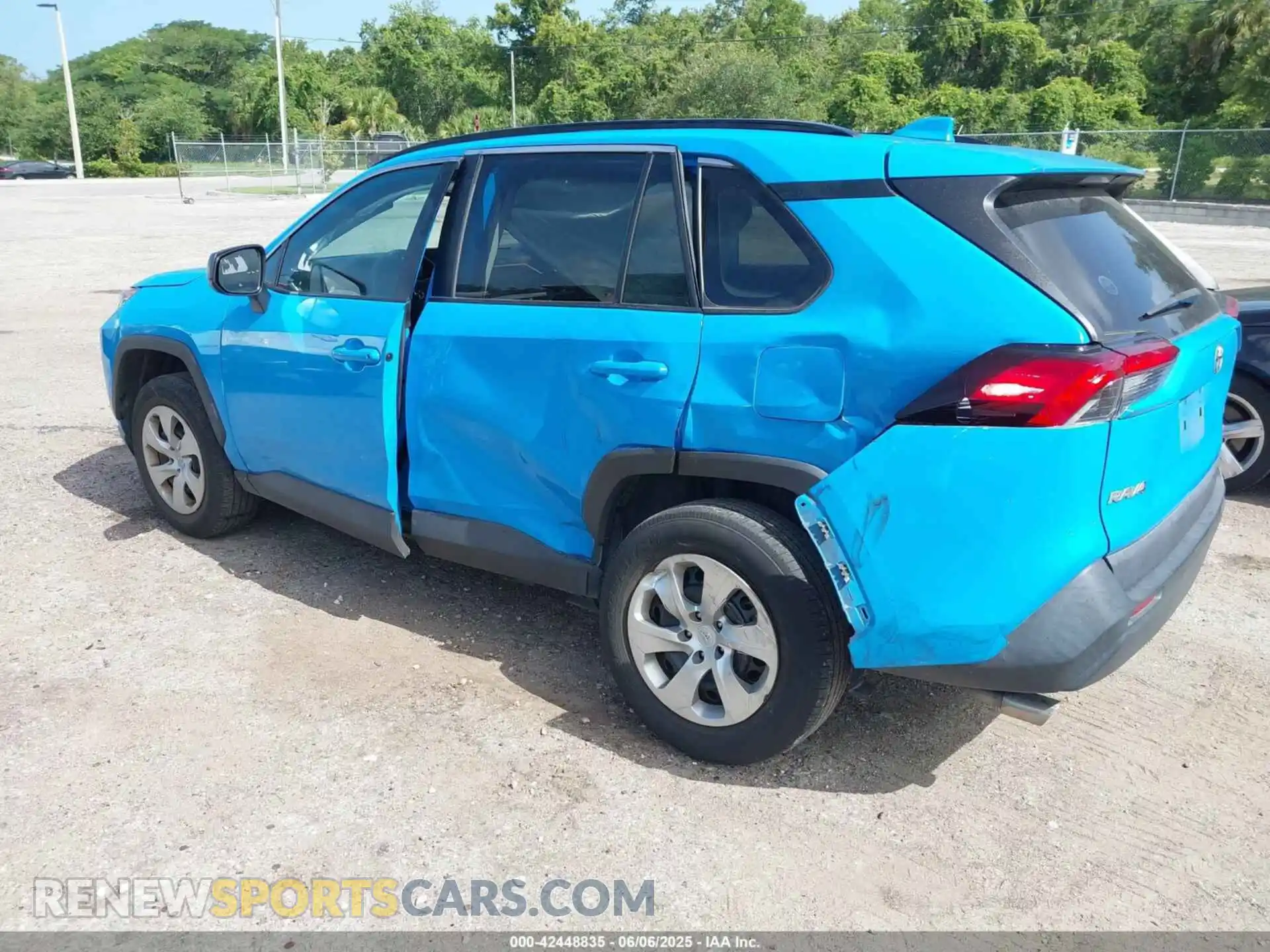 3 fotografías del automóvil dañado 2T3H1RFV3MW145946 TOYOTA RAV4 2021