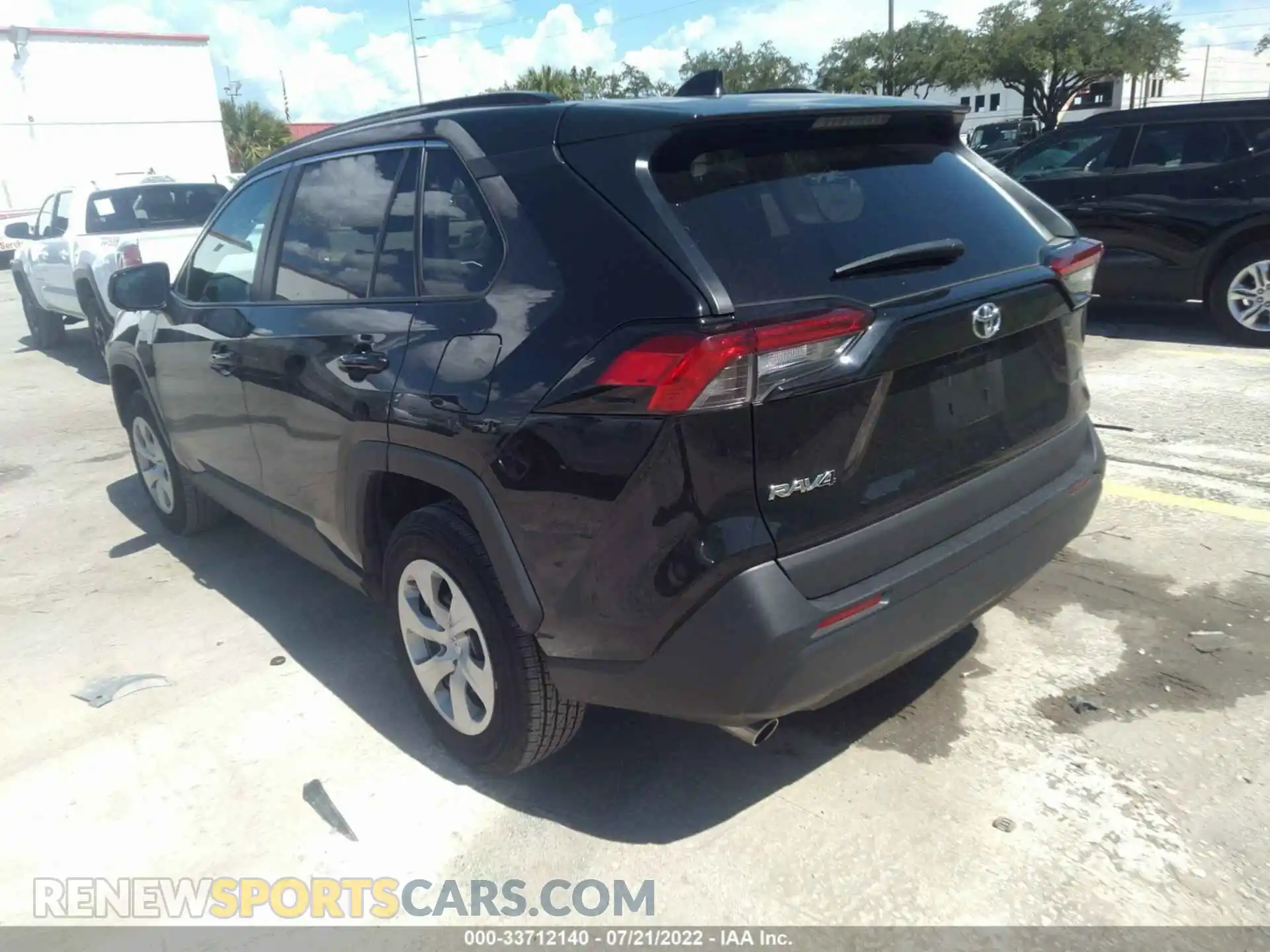 3 Photograph of a damaged car 2T3H1RFV3MW155067 TOYOTA RAV4 2021