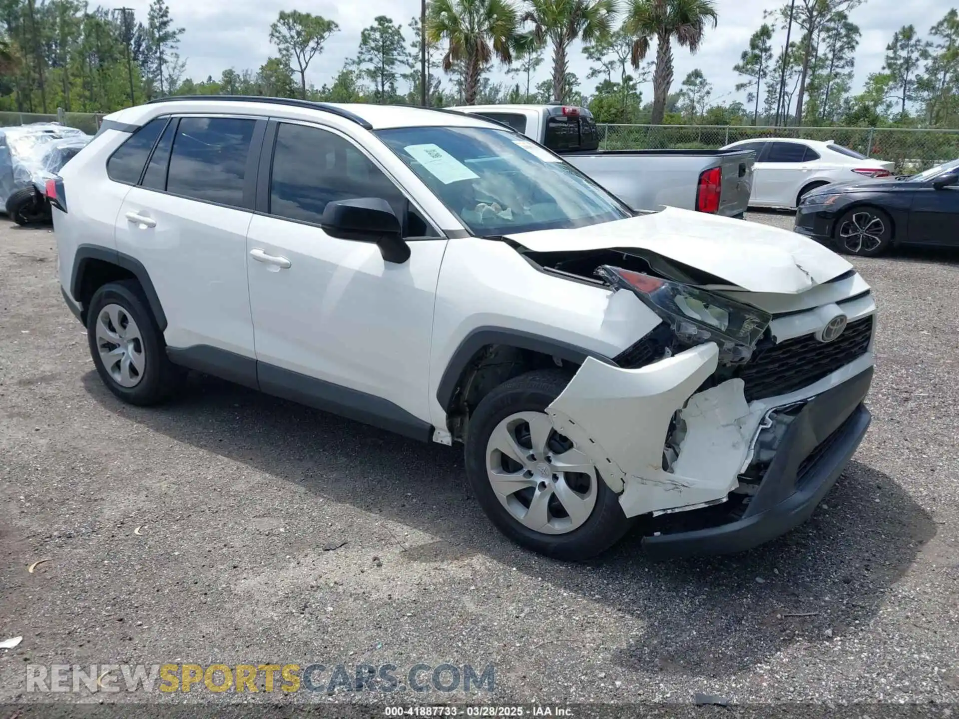 1 Photograph of a damaged car 2T3H1RFV4MC101164 TOYOTA RAV4 2021