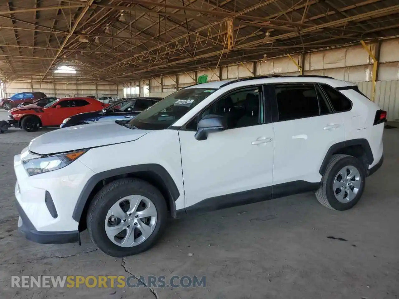 1 Photograph of a damaged car 2T3H1RFV4MC110611 TOYOTA RAV4 2021