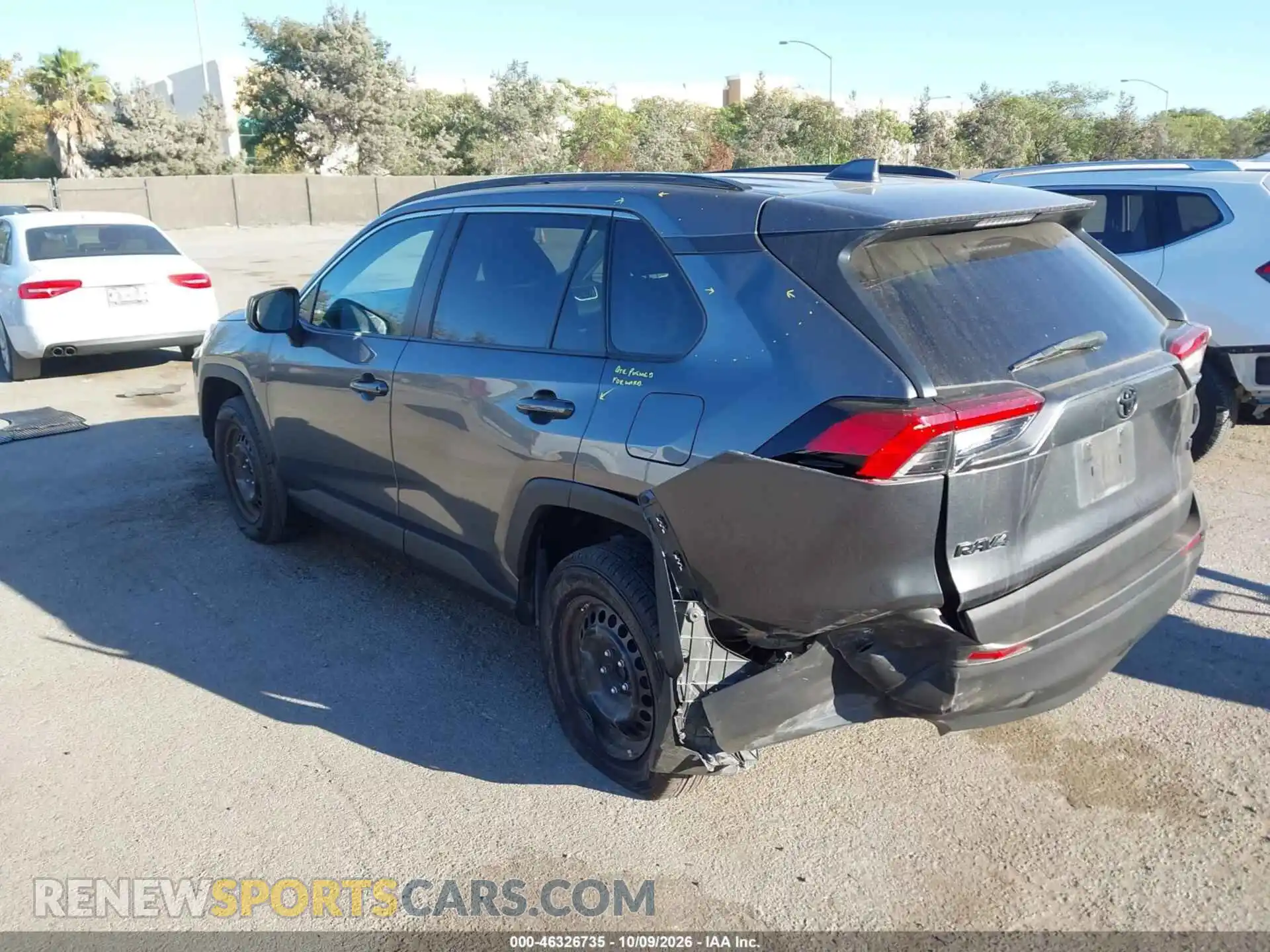 3 Фотография поврежденного автомобиля 2T3H1RFV4MC119258 TOYOTA RAV4 2021