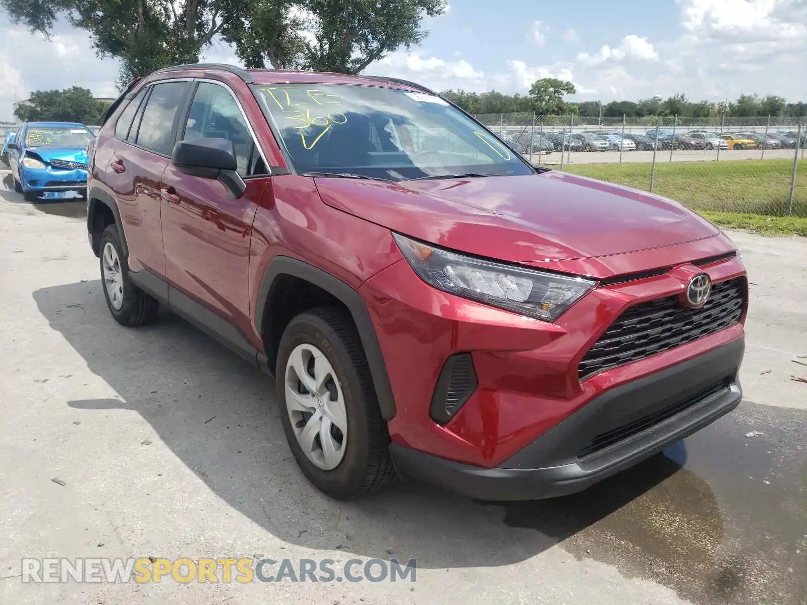 1 Photograph of a damaged car 2T3H1RFV4MW153506 TOYOTA RAV4 2021