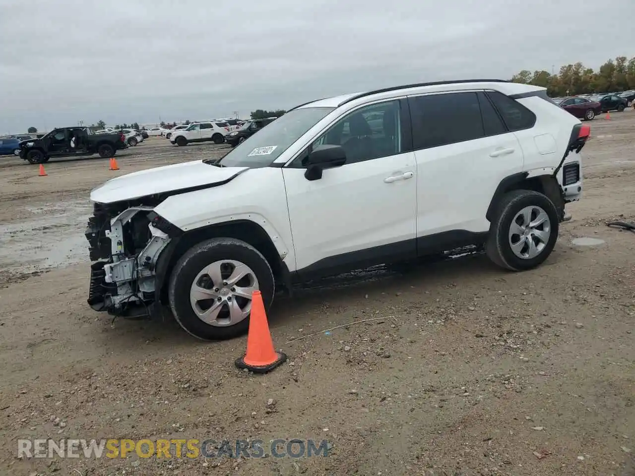 1 Photograph of a damaged car 2T3H1RFV5MC123898 TOYOTA RAV4 2021