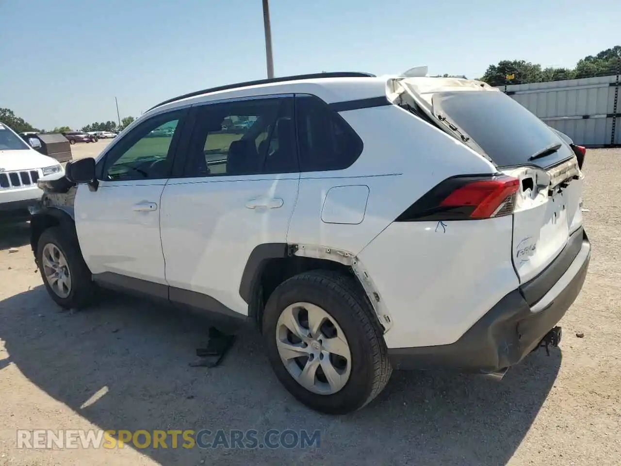 2 Photograph of a damaged car 2T3H1RFV5MC130091 TOYOTA RAV4 2021