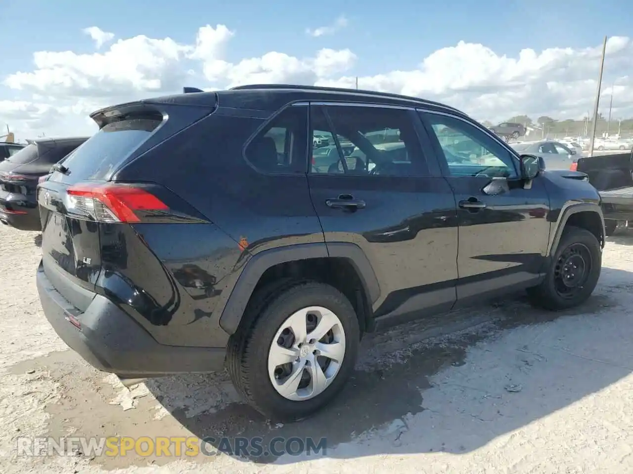 3 Photograph of a damaged car 2T3H1RFV5MC142614 TOYOTA RAV4 2021