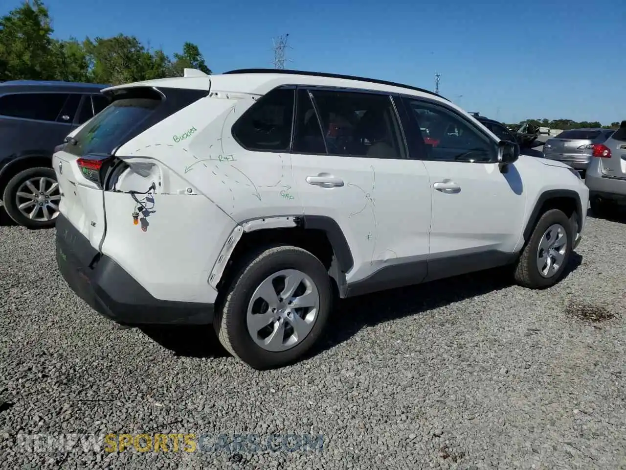3 Photograph of a damaged car 2T3H1RFV5MC149711 TOYOTA RAV4 2021