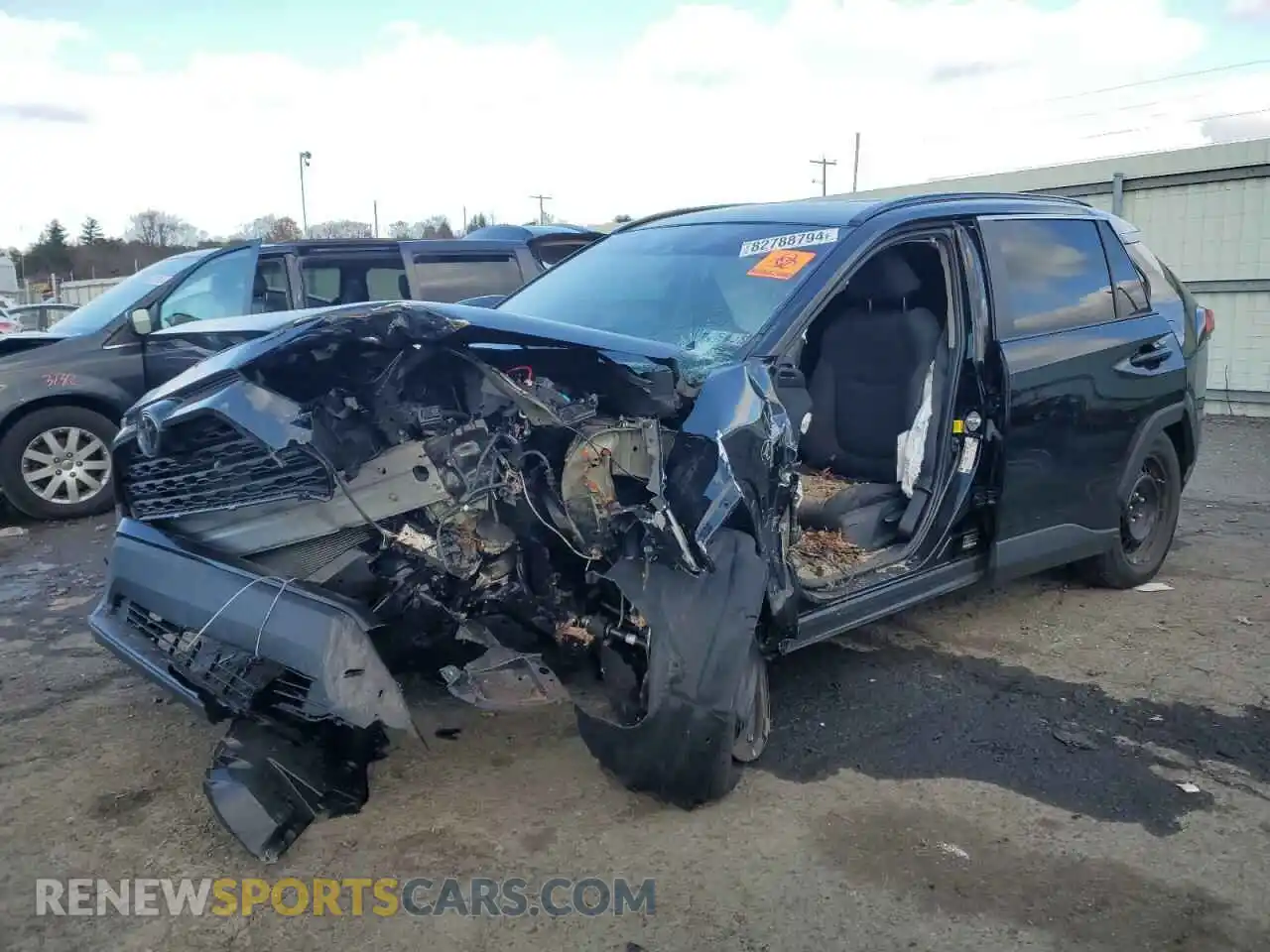 1 Photograph of a damaged car 2T3H1RFV5MC156657 TOYOTA RAV4 2021