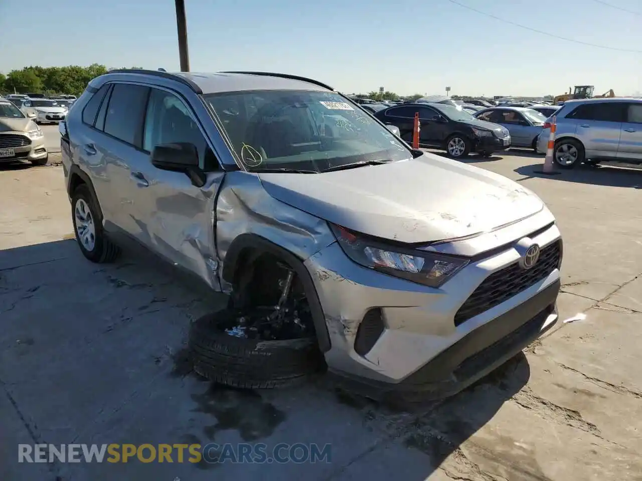 1 Photograph of a damaged car 2T3H1RFV5MC164337 TOYOTA RAV4 2021