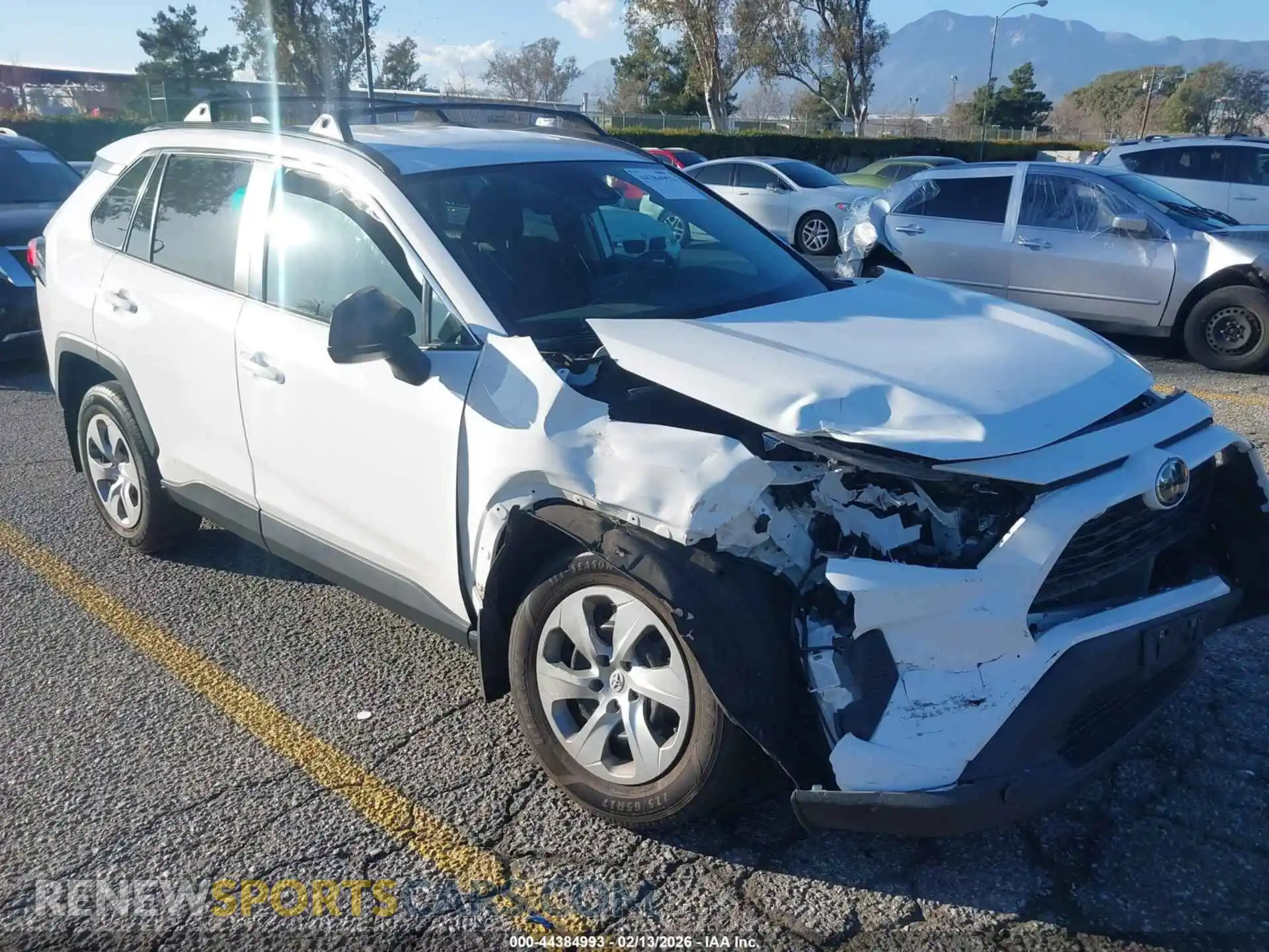 1 Photograph of a damaged car 2T3H1RFV5MC164418 TOYOTA RAV4 2021