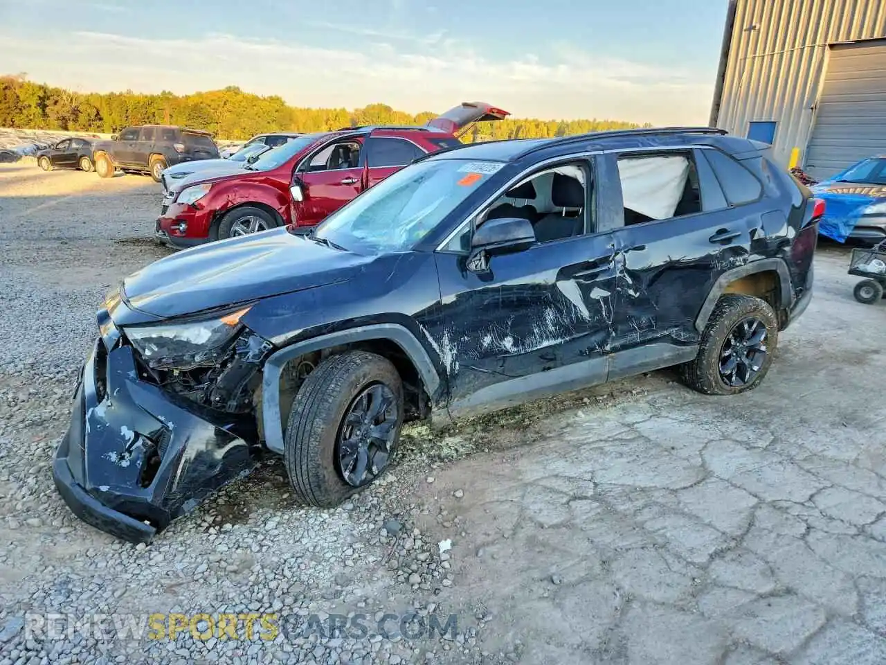 1 Photograph of a damaged car 2T3H1RFV5MC168632 TOYOTA RAV4 2021
