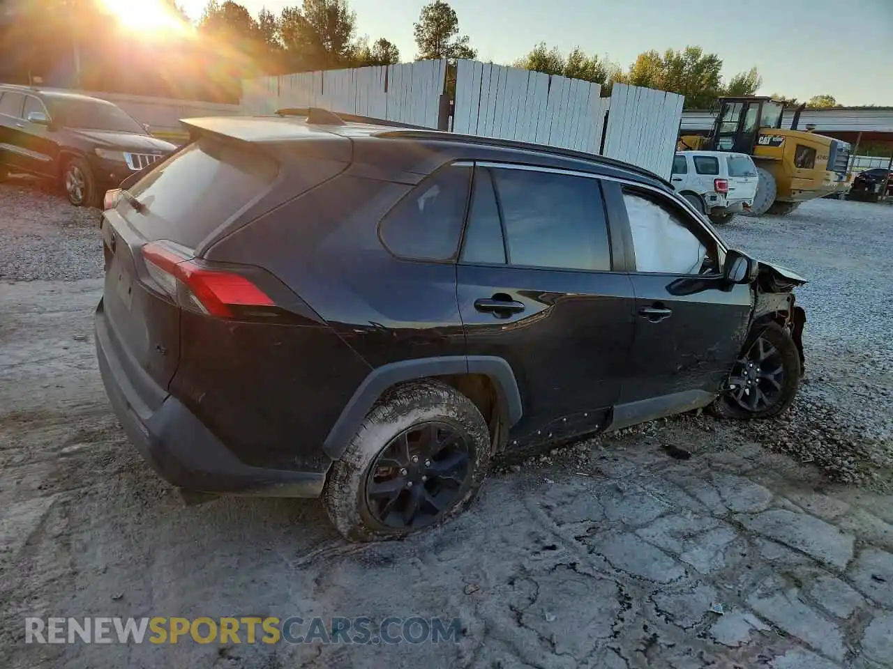 3 Photograph of a damaged car 2T3H1RFV5MC168632 TOYOTA RAV4 2021