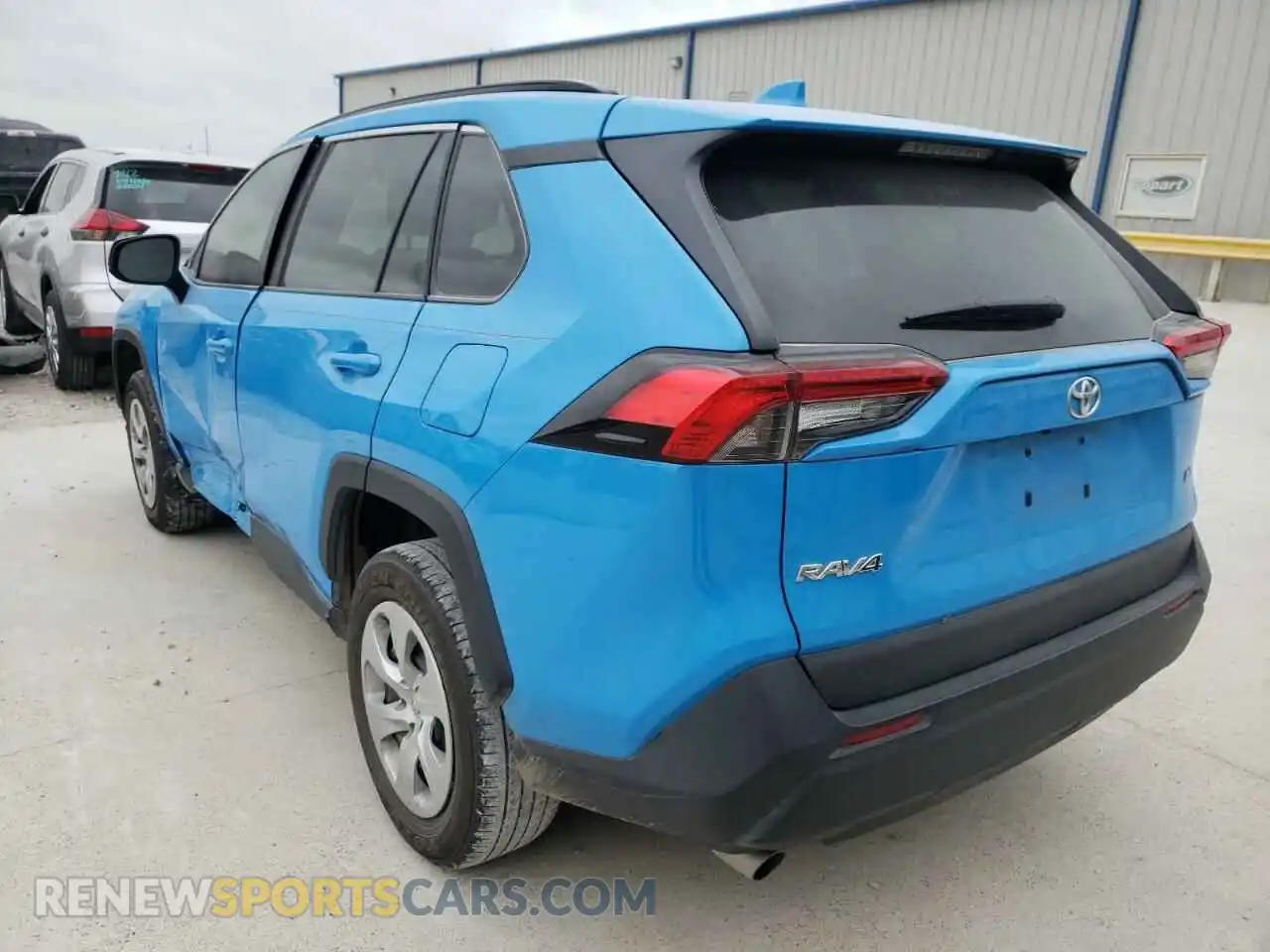 3 Photograph of a damaged car 2T3H1RFV5MW129523 TOYOTA RAV4 2021