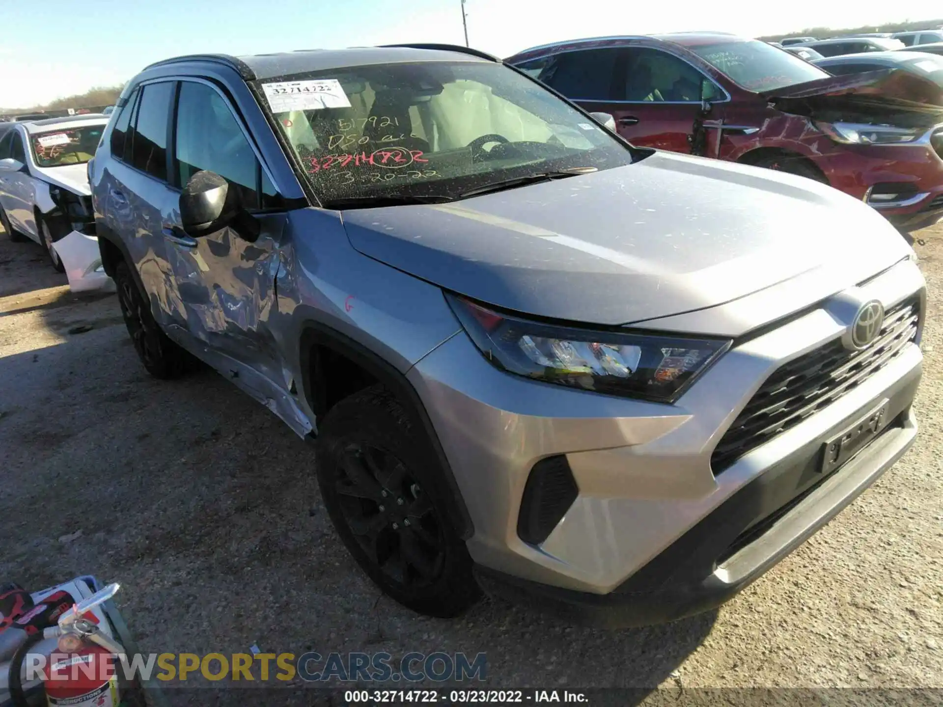 1 Photograph of a damaged car 2T3H1RFV5MW181007 TOYOTA RAV4 2021