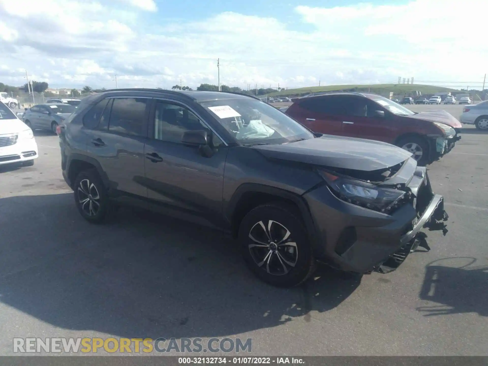 1 Photograph of a damaged car 2T3H1RFV6MC104647 TOYOTA RAV4 2021