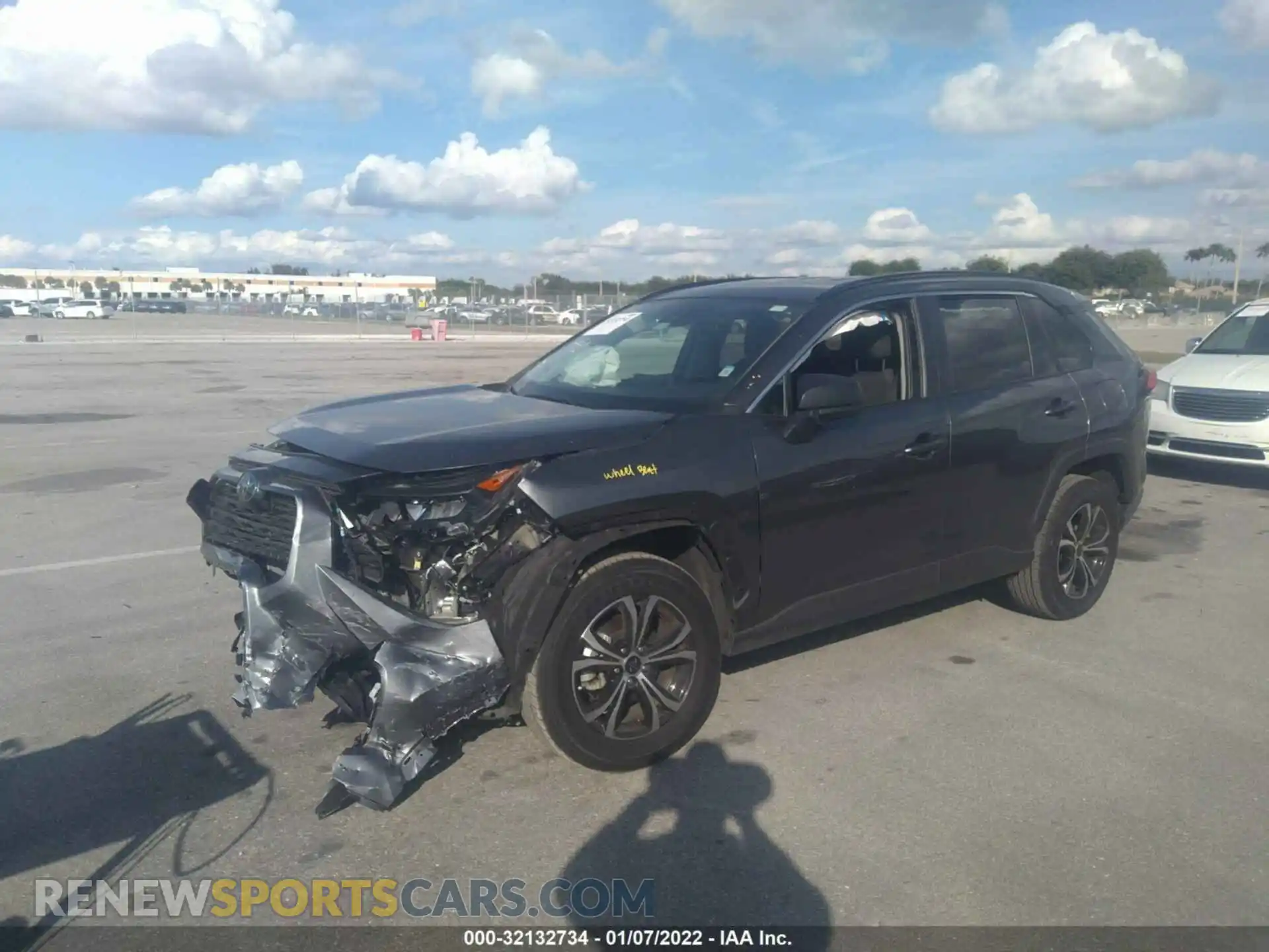 2 Photograph of a damaged car 2T3H1RFV6MC104647 TOYOTA RAV4 2021