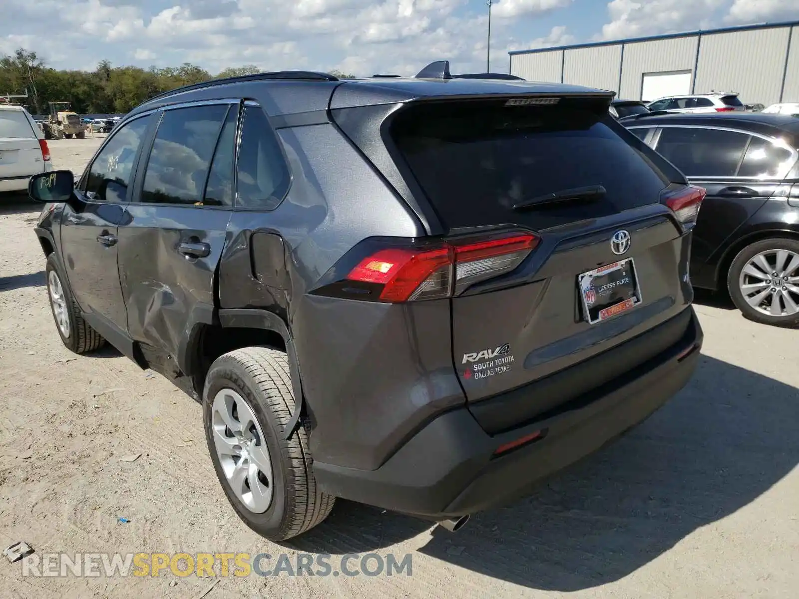 3 Photograph of a damaged car 2T3H1RFV6MC110612 TOYOTA RAV4 2021