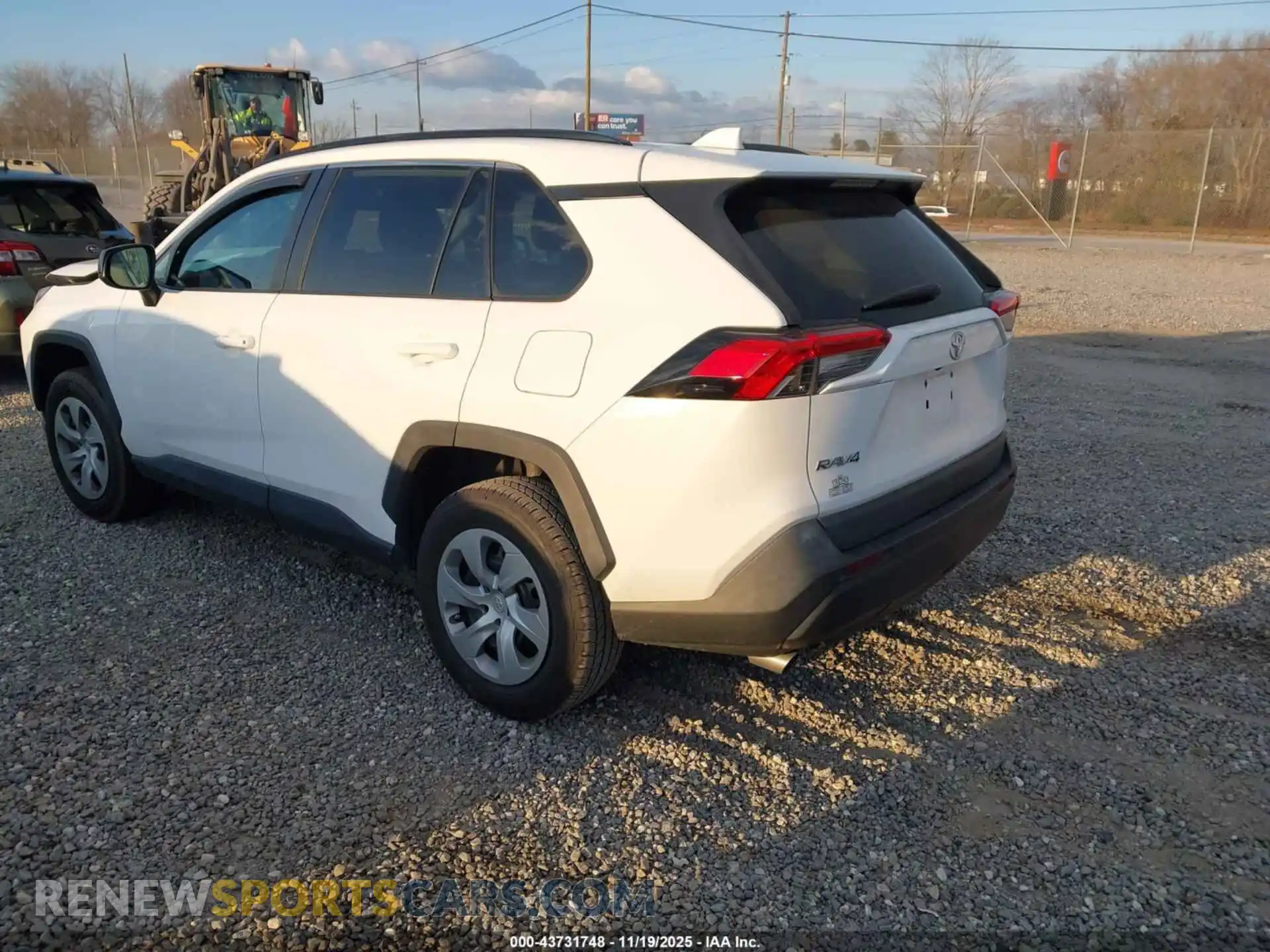 3 Photograph of a damaged car 2T3H1RFV6MC113798 TOYOTA RAV4 2021