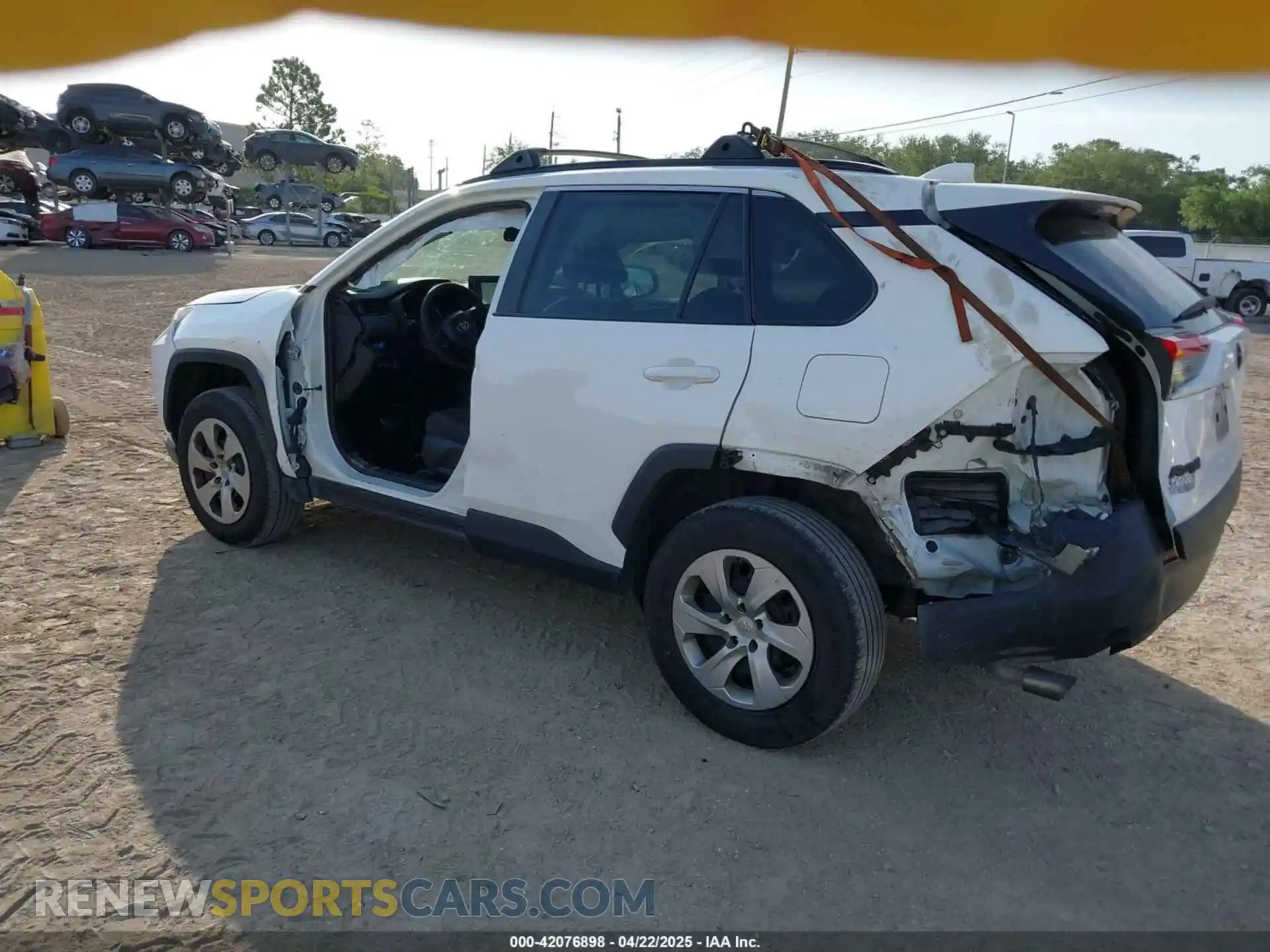 3 Photograph of a damaged car 2T3H1RFV6MC166453 TOYOTA RAV4 2021