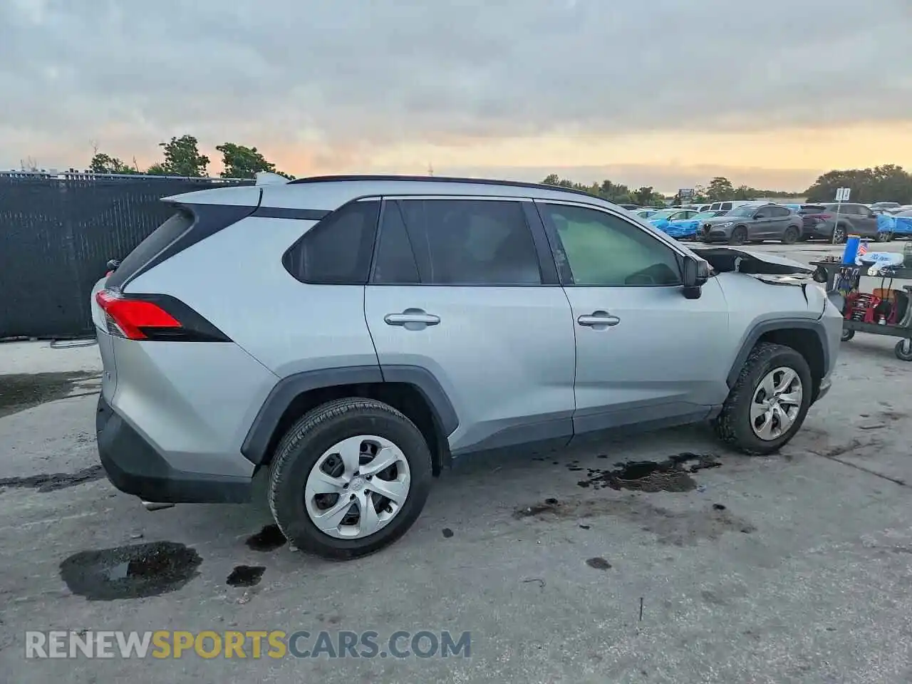 3 Photograph of a damaged car 2T3H1RFV6MW124704 TOYOTA RAV4 2021