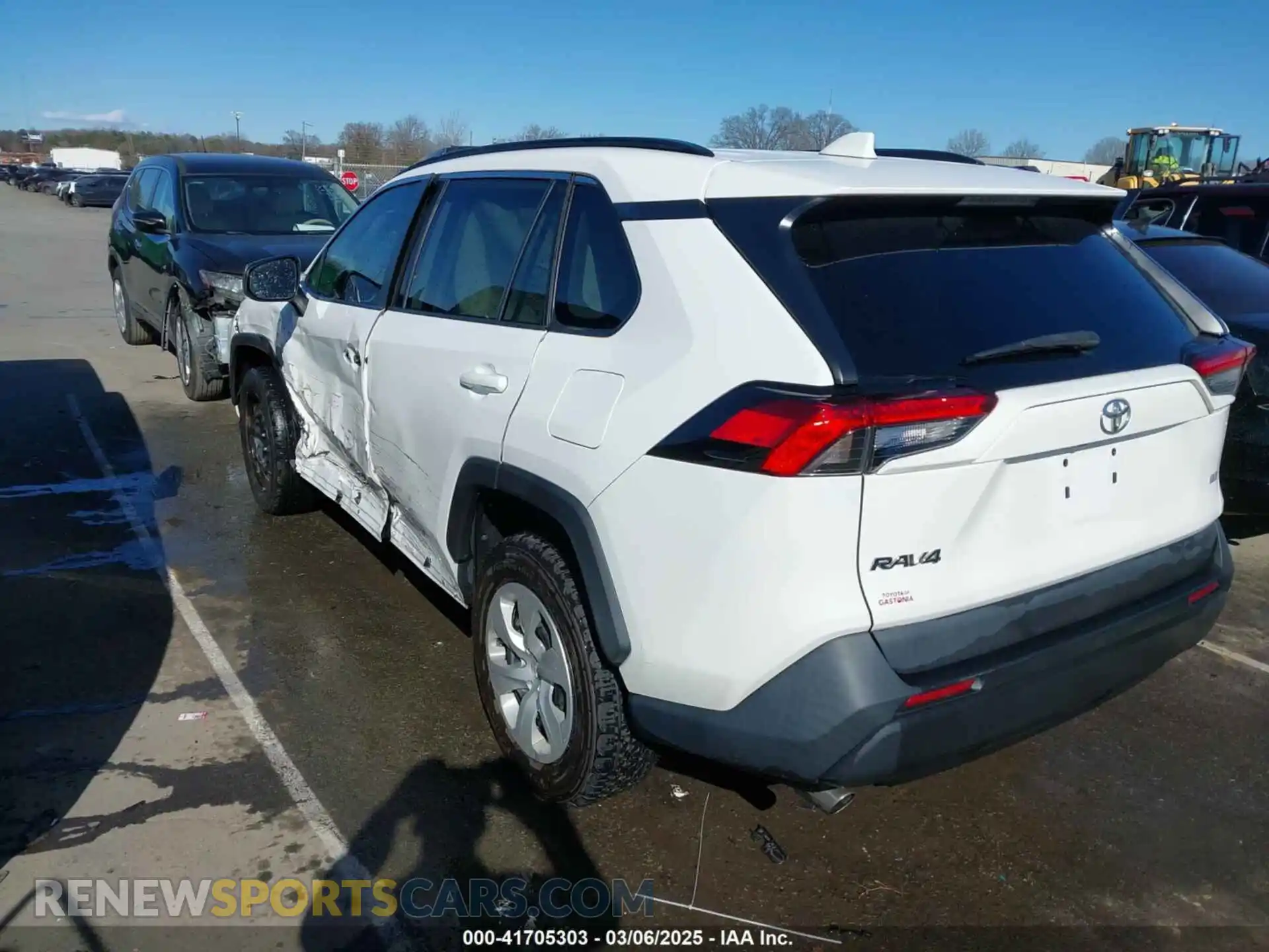 3 Photograph of a damaged car 2T3H1RFV7MC121831 TOYOTA RAV4 2021