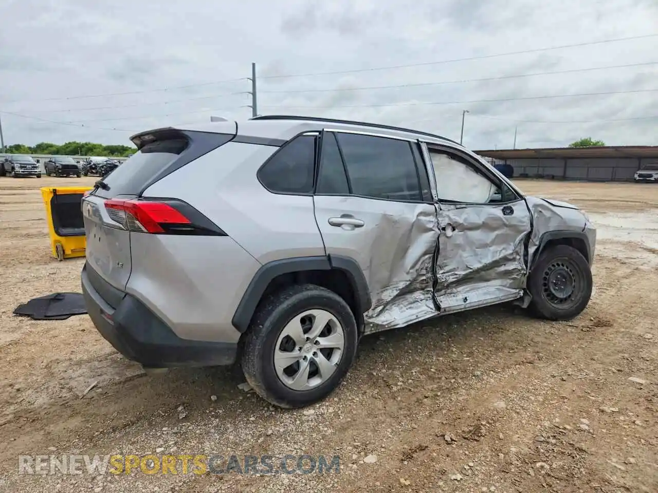 3 Photograph of a damaged car 2T3H1RFV7MC133008 TOYOTA RAV4 2021