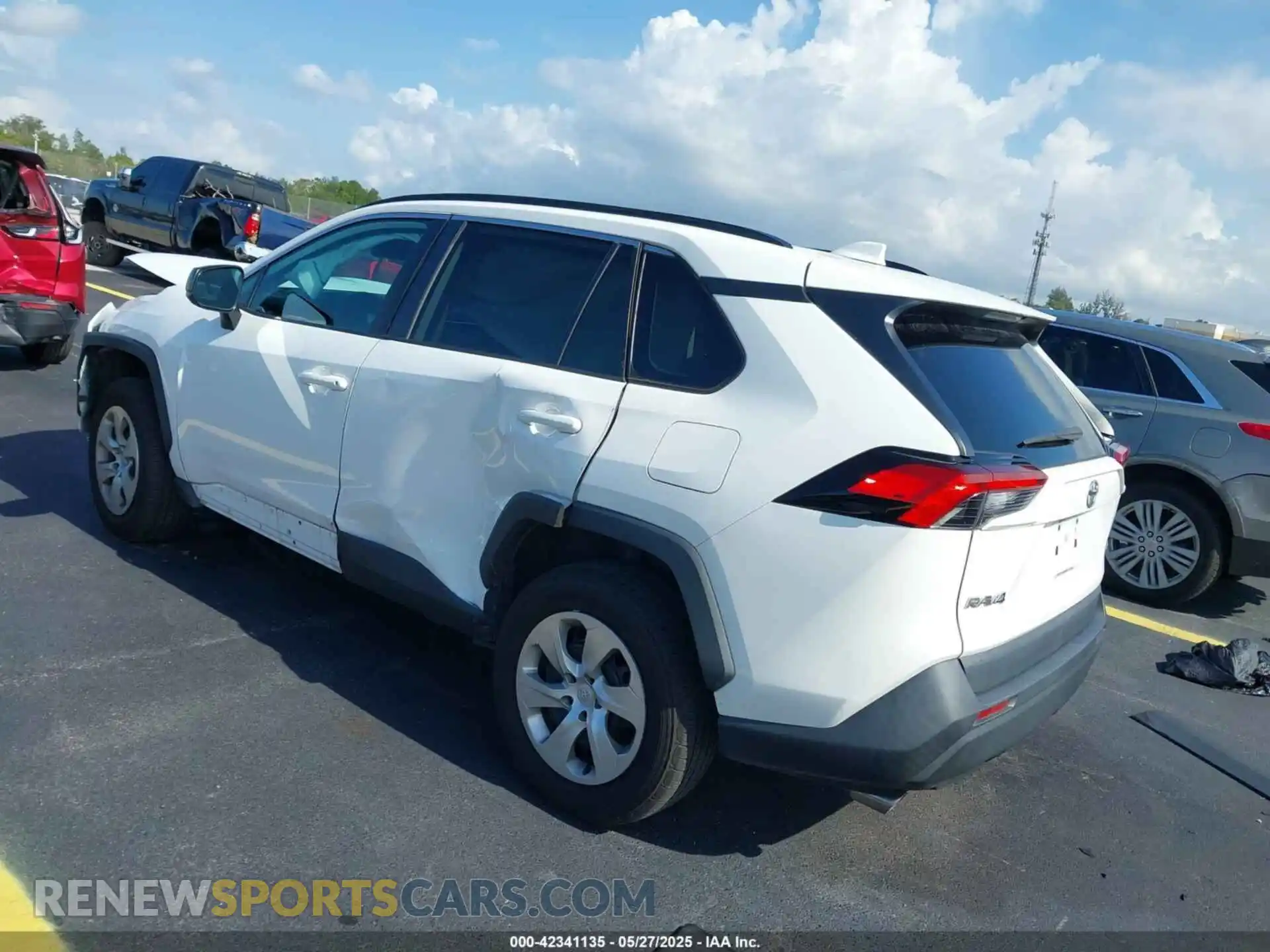 3 Photograph of a damaged car 2T3H1RFV7MC134823 TOYOTA RAV4 2021