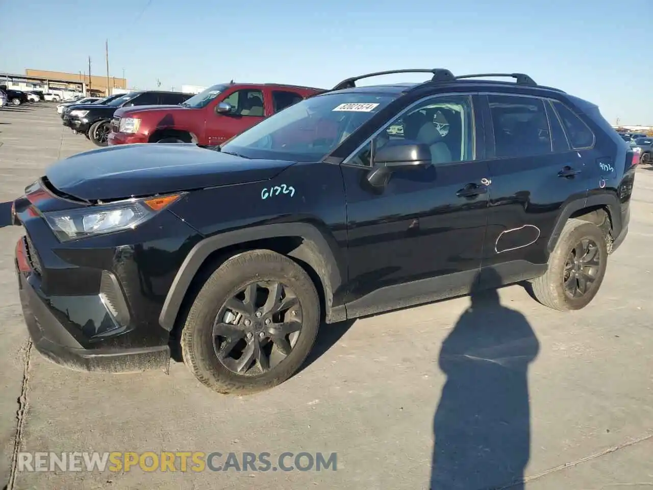 1 Photograph of a damaged car 2T3H1RFV7MC165585 TOYOTA RAV4 2021