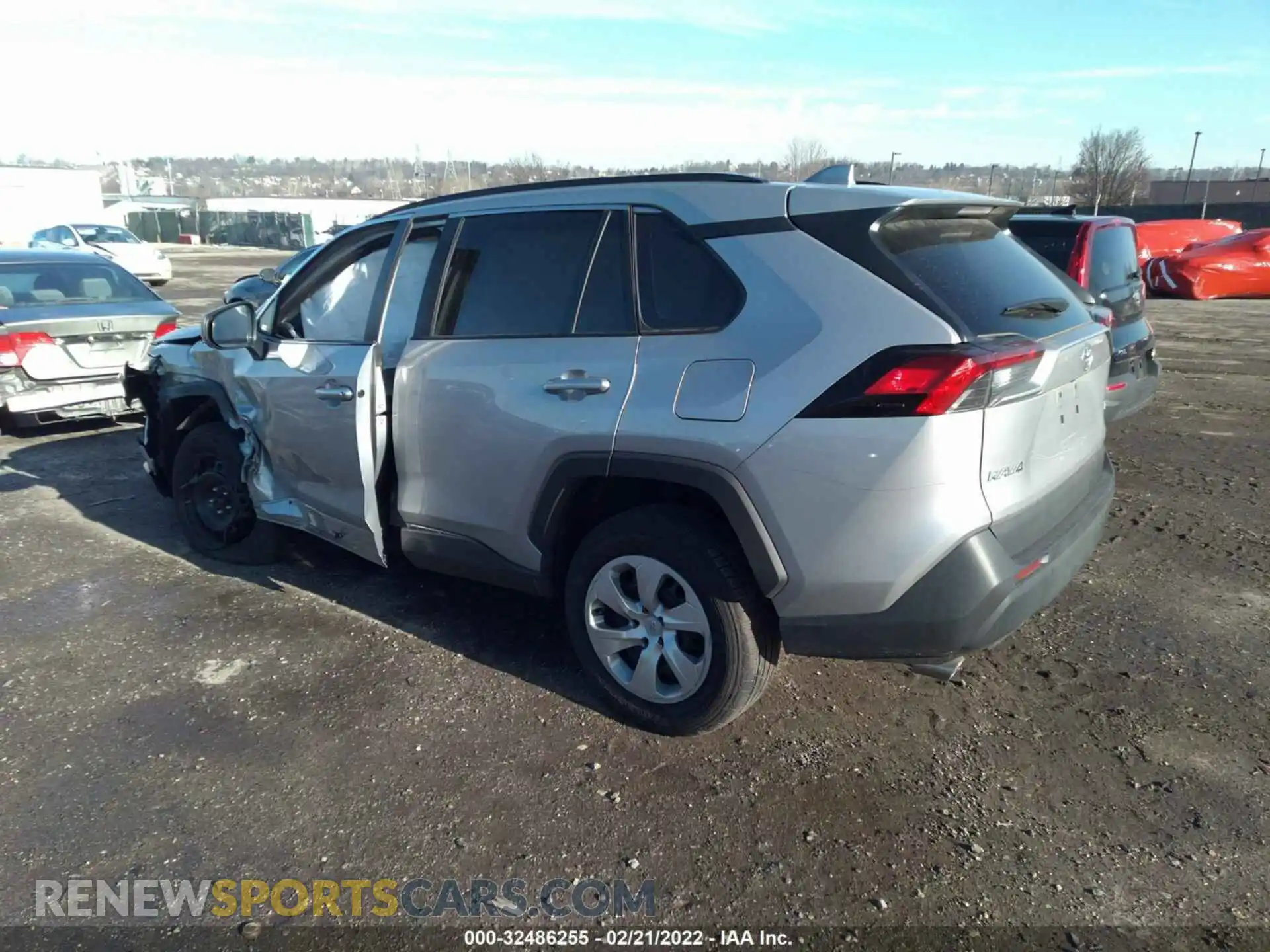 3 Photograph of a damaged car 2T3H1RFV7MW147120 TOYOTA RAV4 2021