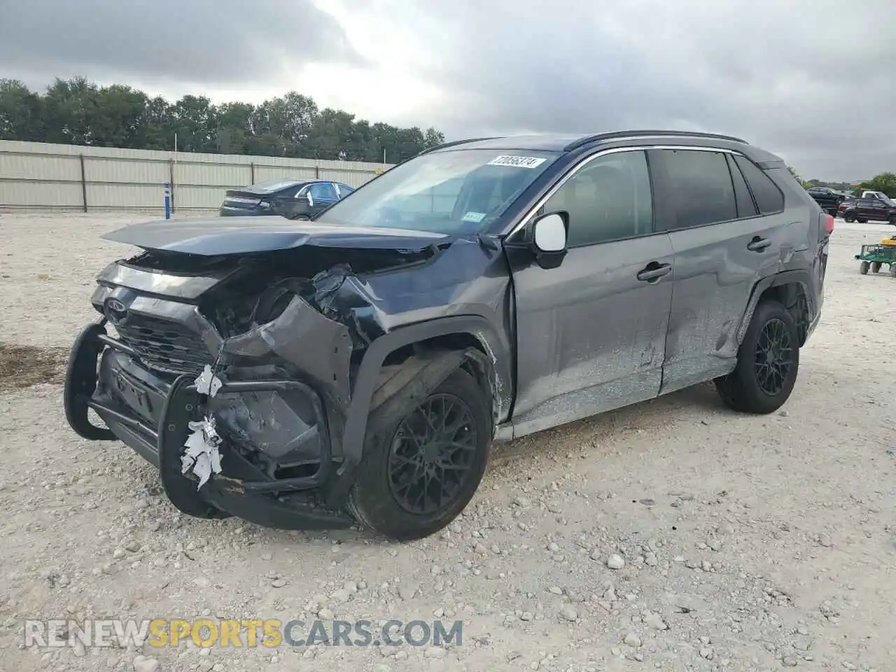 1 Photograph of a damaged car 2T3H1RFV8MC119232 TOYOTA RAV4 2021