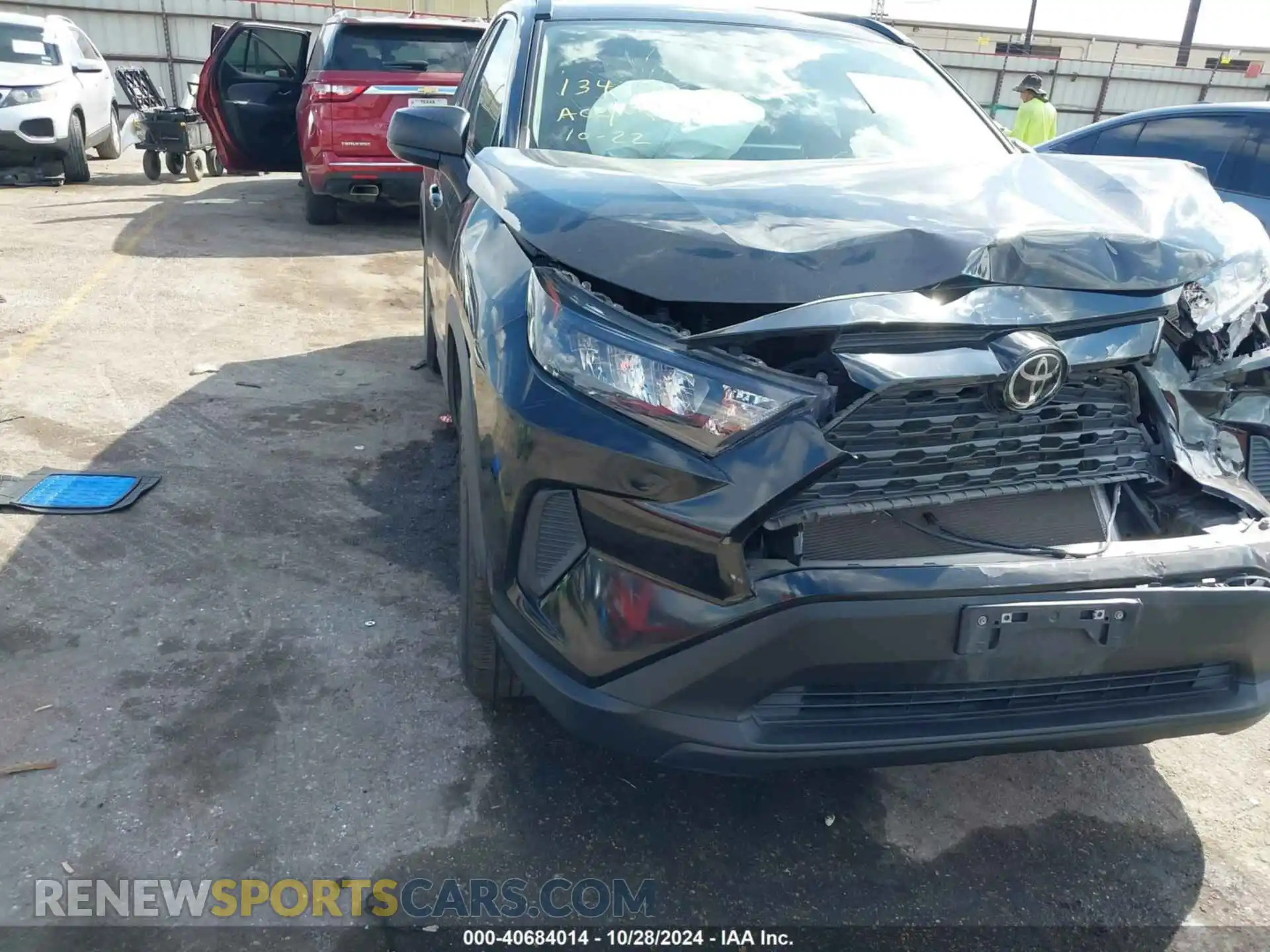 1 Photograph of a damaged car 2T3H1RFV8MW135008 TOYOTA RAV4 2021