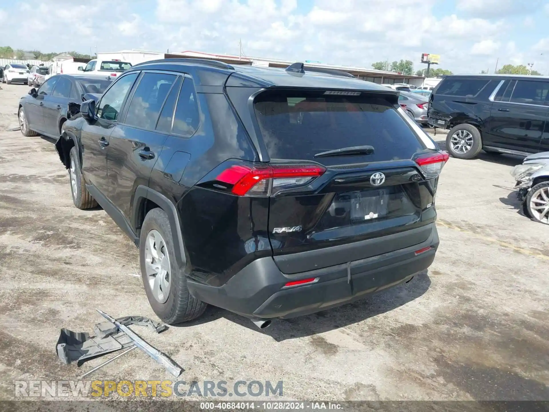3 Photograph of a damaged car 2T3H1RFV8MW135008 TOYOTA RAV4 2021