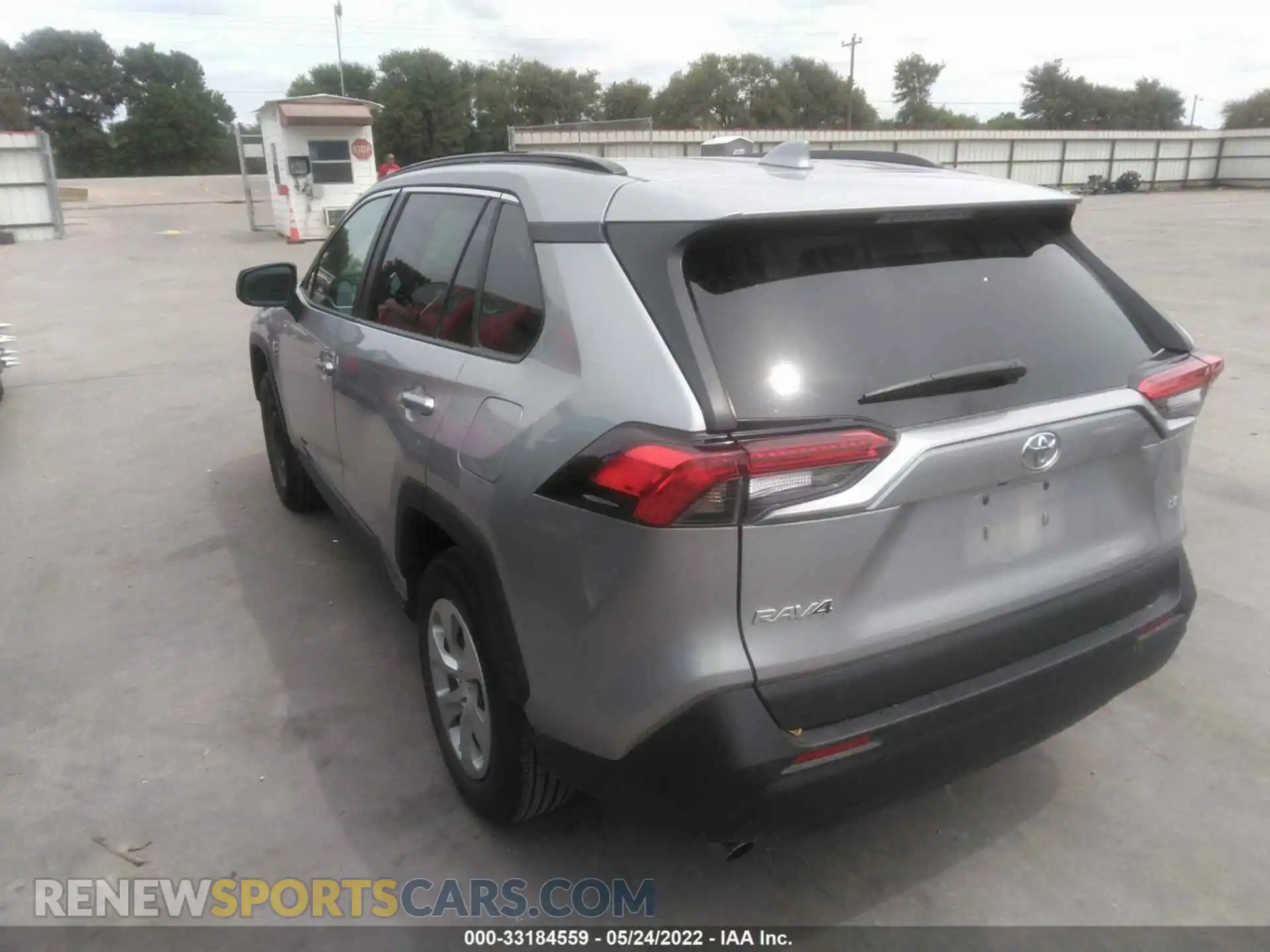 3 Photograph of a damaged car 2T3H1RFV8MW143061 TOYOTA RAV4 2021
