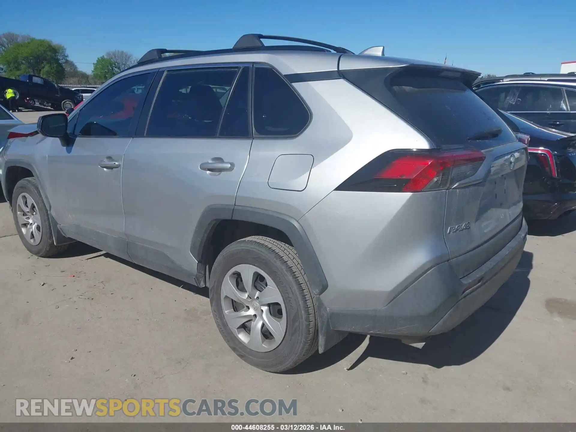 3 Photograph of a damaged car 2T3H1RFV9MC096270 TOYOTA RAV4 2021