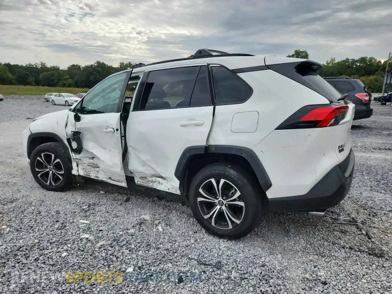 2 Photograph of a damaged car 2T3H1RFV9MC125637 TOYOTA RAV4 2021