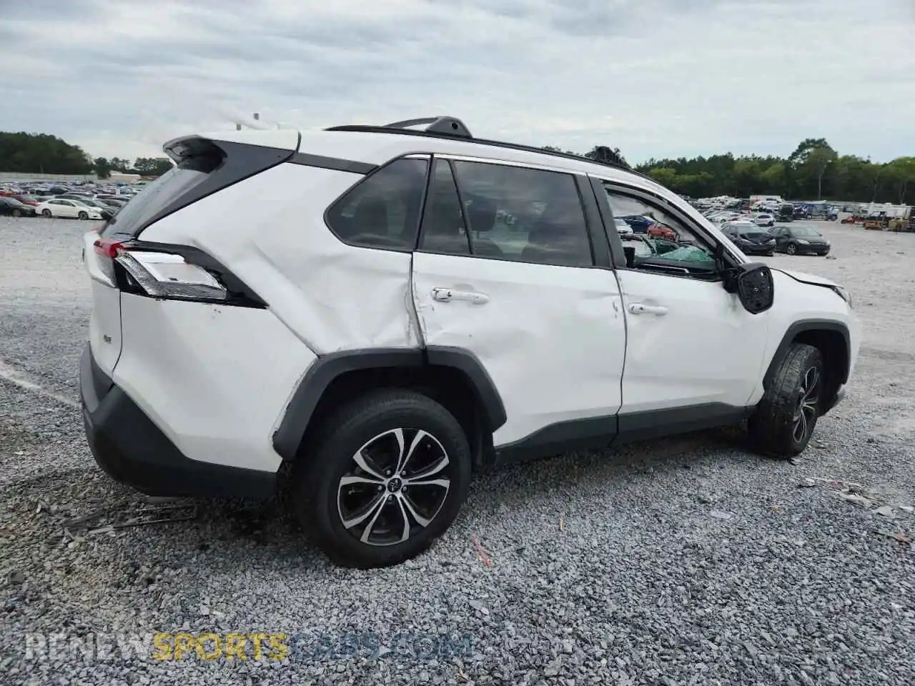 3 Photograph of a damaged car 2T3H1RFV9MC125637 TOYOTA RAV4 2021