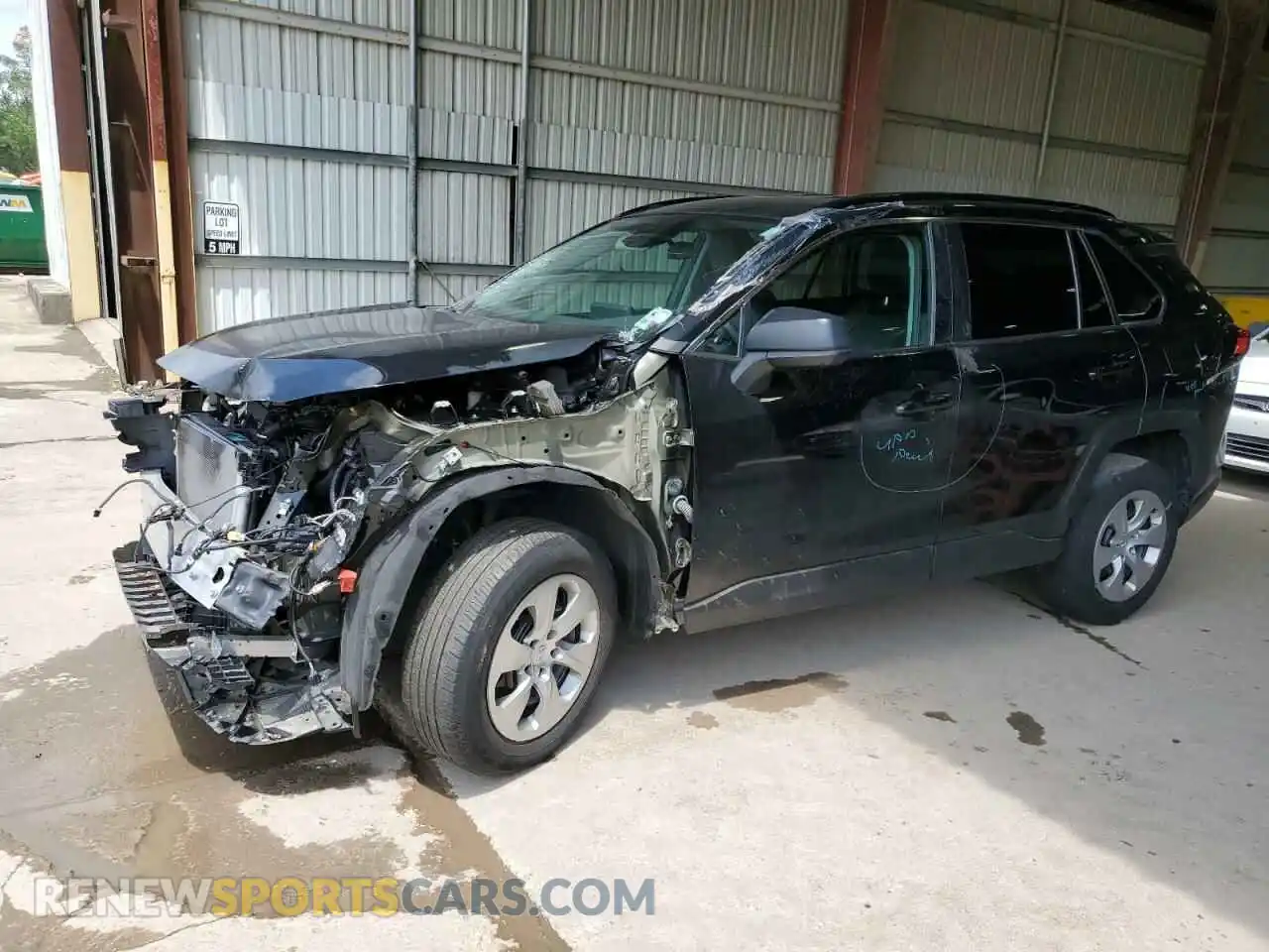 1 Photograph of a damaged car 2T3H1RFV9MC141529 TOYOTA RAV4 2021