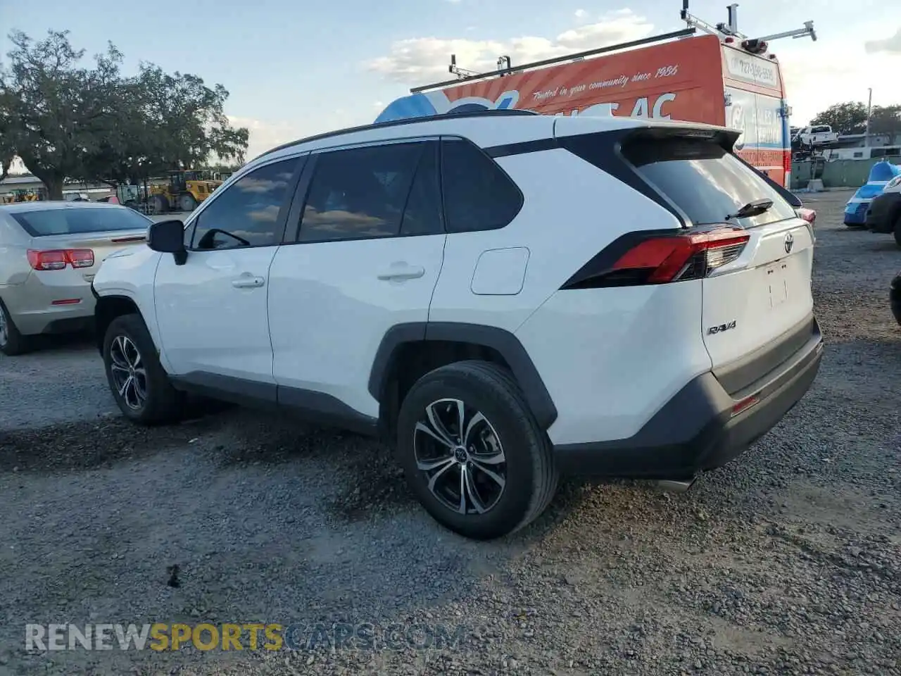 2 Photograph of a damaged car 2T3H1RFV9MC147704 TOYOTA RAV4 2021
